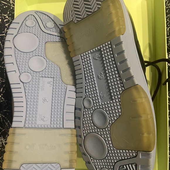 Off -white sneakers - Picture 5 of 10